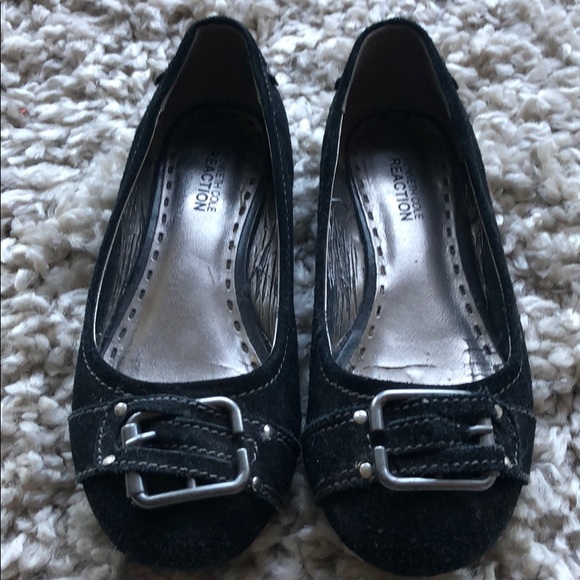Kenneth Cole Reaction Black Flats - Picture 7 of 8